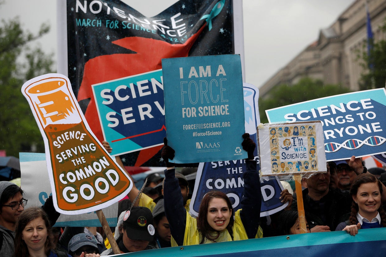 2017-04-22t195715z-268263262-rc1697e52c30-rtrmadp-3-earth-day-usa-march.jpg 