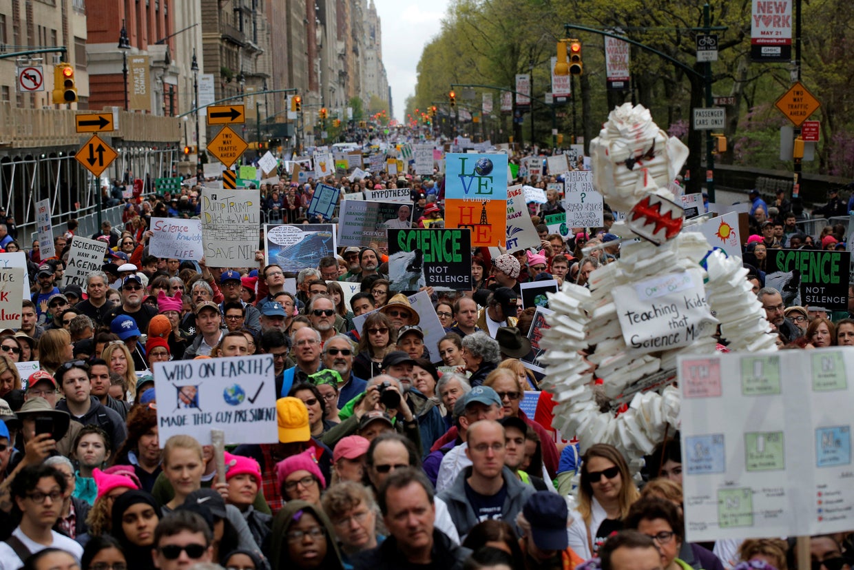2017-04-22t150109z-228886141-rc12daa93500-rtrmadp-3-earth-day-usa-march.jpg 