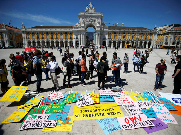 peoples-climate-march-2017-04-29t170335z-1737589517-rc11a7c6c2b0-rtrmadp-3-portugal-protest.jpg 