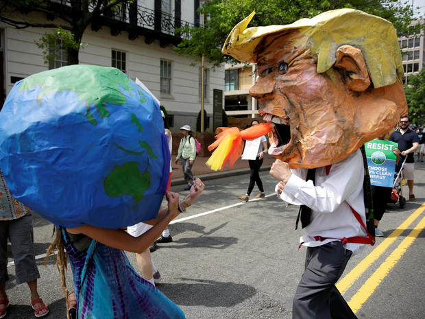 peoples-climate-march-2017-04-29t200601z-101599294-rc17dcd8e6e0-rtrmadp-3-usa-trump-protest.jpg 