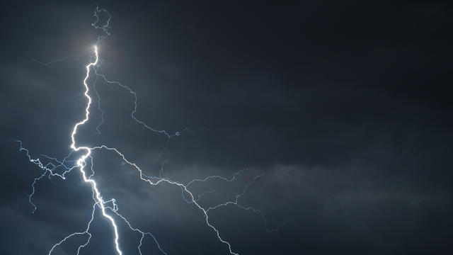 Lightning strikes kill 24 people in India amid unusually heavy rain storms in Gujarat state