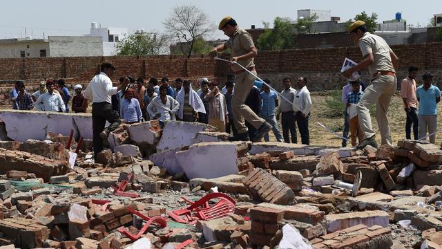 india-wall-collapse-681847472.jpg 