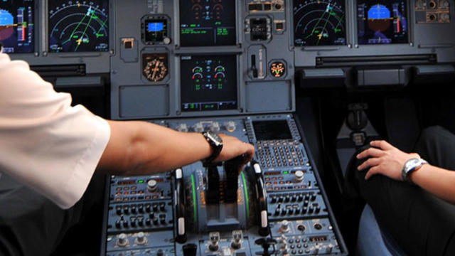 airline-cockpit.jpg 