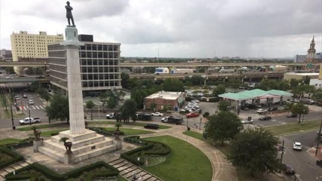 lee-circle-new-orleans-2017-5-18.jpg 