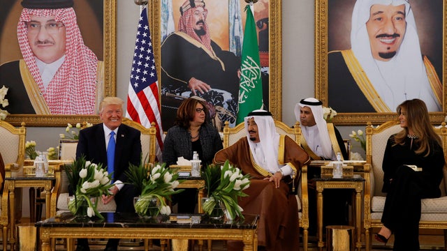 trump-in-saudi-king-salman.jpg 