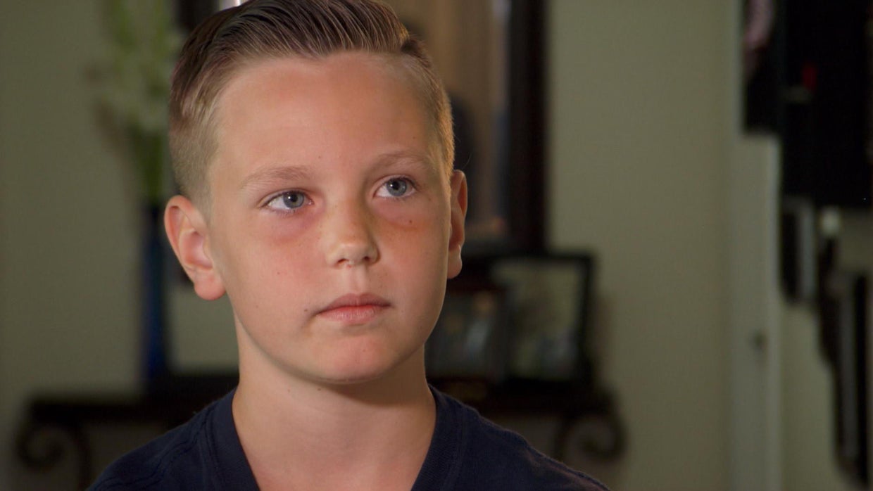 California boy, 11, becomes the pied piper of patriotism - CBS News