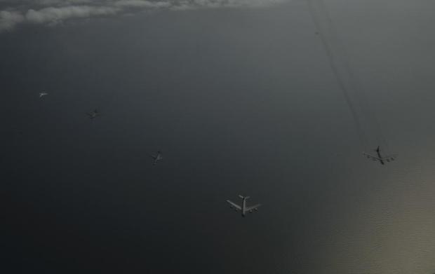 su-27-intercept-formation.jpg 