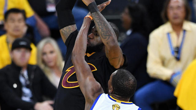 lebron-durant-gettyimages-695346348.jpg 