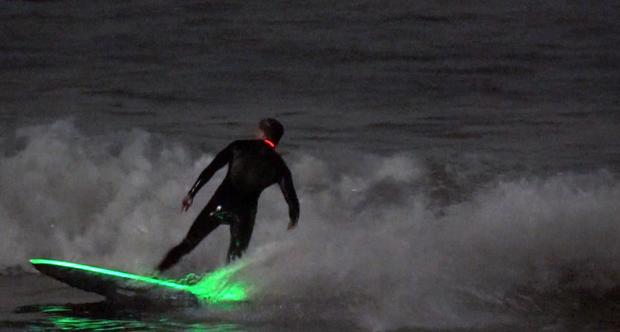 night-surfer-6-2.jpg 