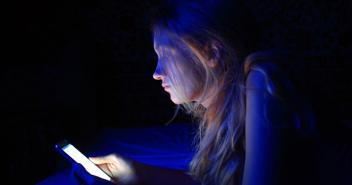 Late-night screen time puts teens' sleep and mental health at risk Late-night screen time puts teens' sleep and mental health at risk