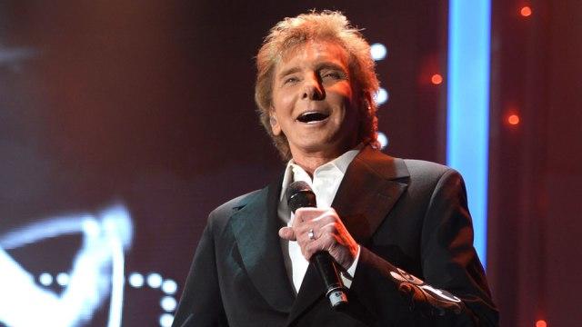 barry-manilow-larry-busacca-gettyimages-510349618.jpg 