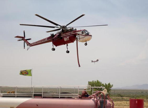wildfire-arizona-frye-fire-tanker-helicopter.jpg 