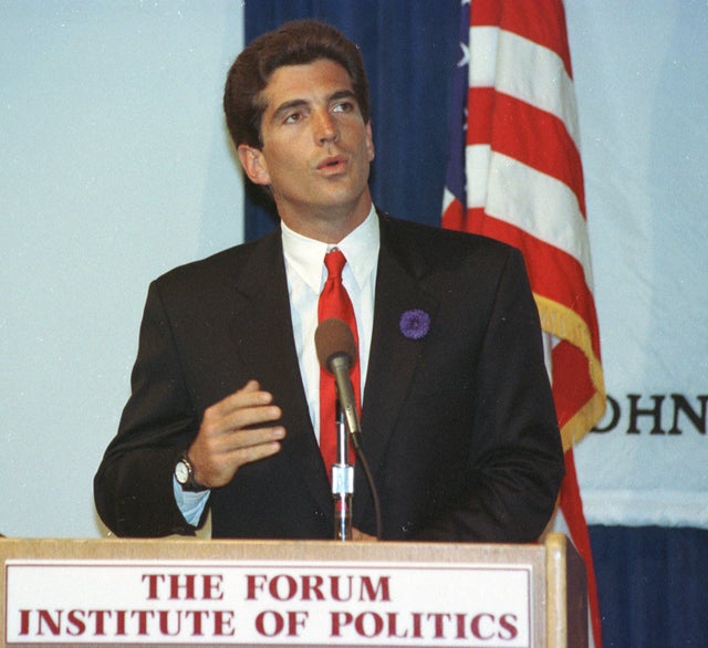 john-f-kennedy-jr-ap-91010101597.jpg