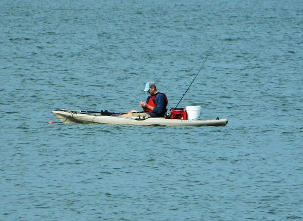 Kayak at the shore (Jay Lloyd) 