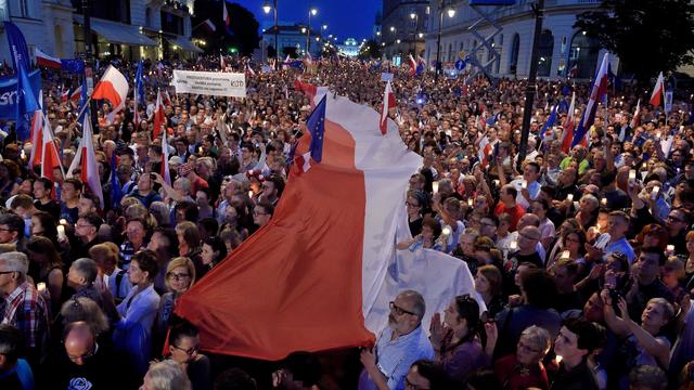 poland-protest-820020386.jpg 