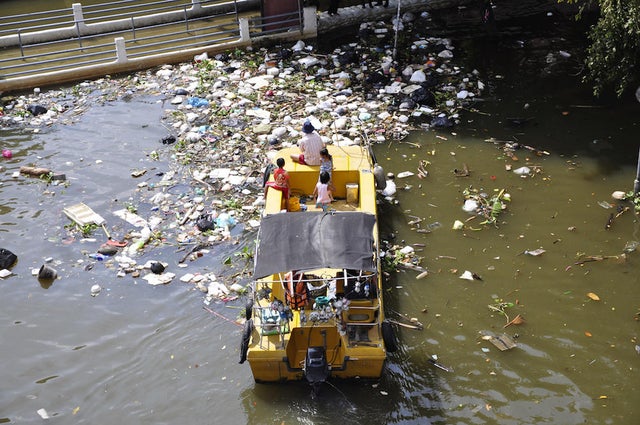 10-plastic-bags-in-river.jpg