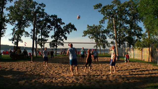 best-sand-volleyball-ernie-on-gull.jpg 