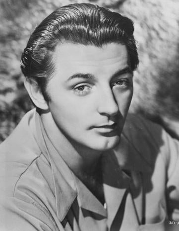 robert-mitchum-pursued-portrait.jpg 