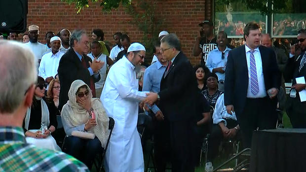 Sen Al Franken And Imam Asad Zaman At Mosque Solidarity Event 