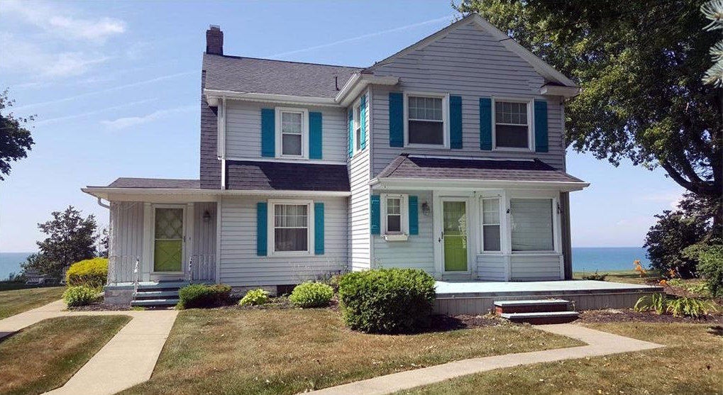 10 luxurious lake houses for less than 300,000