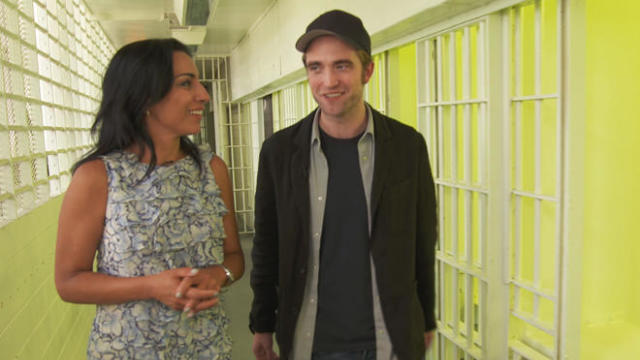 robert-pattinson-michelle-miller-jail-cell-promo.jpg 