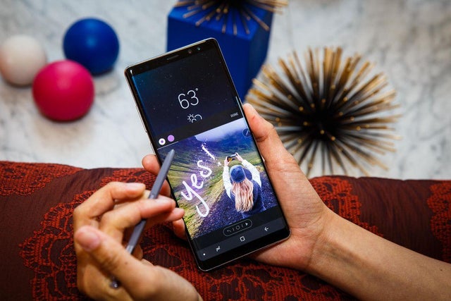 Samsung launches Galaxy Note 8 - CBS News