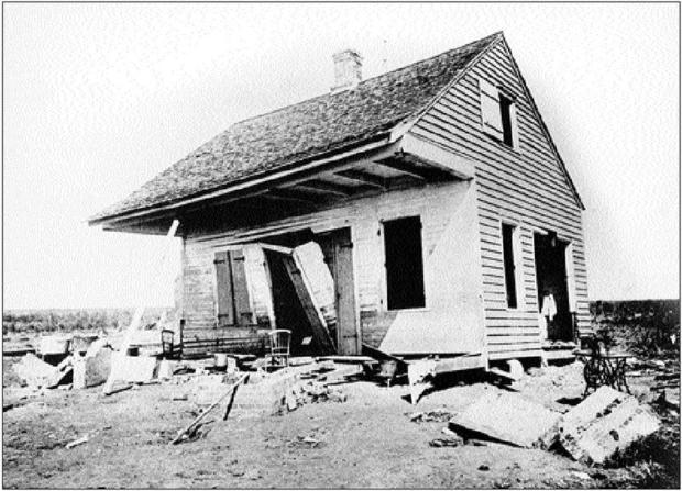 800px-1893-cheniere-caminada-hurricane-damaged-house.jpg 