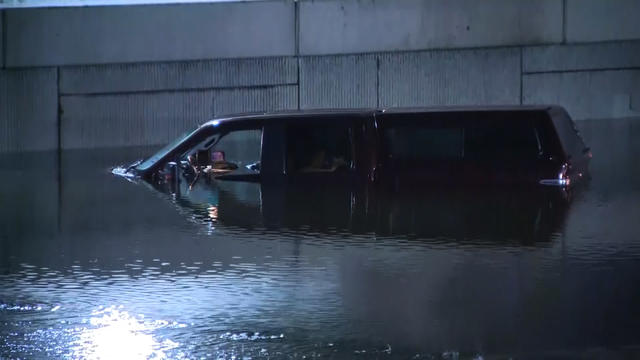 gq-flooded-cars.jpg 