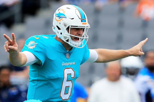 Miami Dolphins v Los Angeles Chargers 