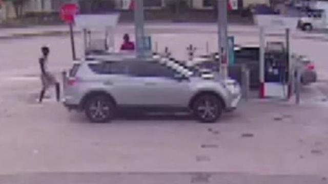 fort-lauderdale-gas-station-robbery.jpg 