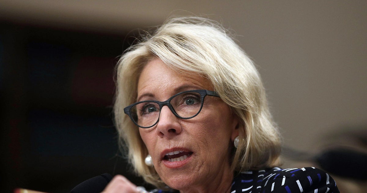 Defrauded by schools, students now suing feds CBS News