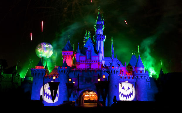 "Halloween Screams-A Villainous Surprise in the  Skies" - Disneyland - VERIFIED Ashley 