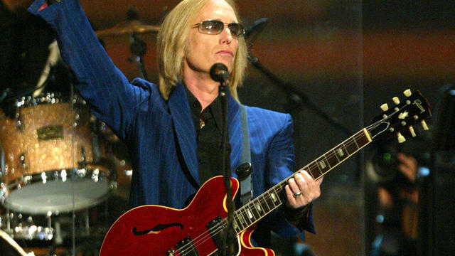 LAS VEGAS - OCTOBER 27: (TABLOIDS OUT) Singer Tom Petty performs onstage at The 2003 Radio Music Awards at the Aladdin Casino Resort October 27, 2003 in Las Vegas, Neveda. (Photos by Kevin Winter/Getty Images) 