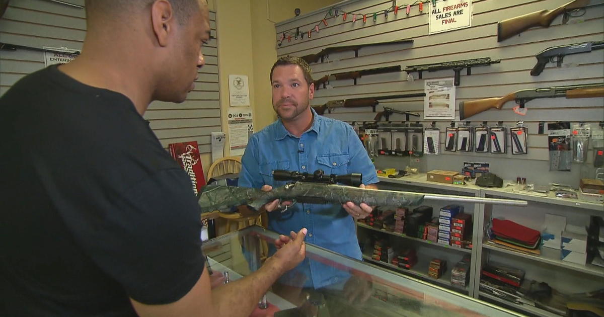Las Vegas Shooting: Hunter Donates Rifle to Law Enforcement