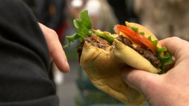 Shake Shack founder on changing the way restaurants do business - CBS News