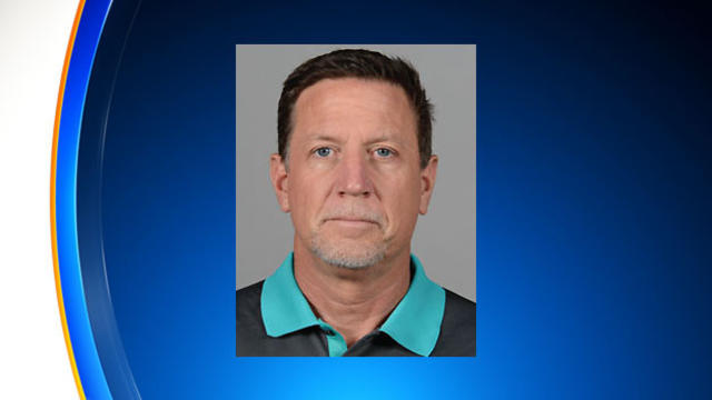 Dolphins' offensive line coach resigns after powder-snorting video