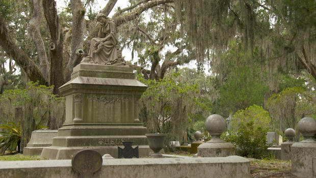 bonaventure-cemetery-monument-620.jpg 