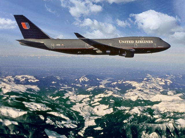 747-gallery-united-747-in-air-2.jpg 