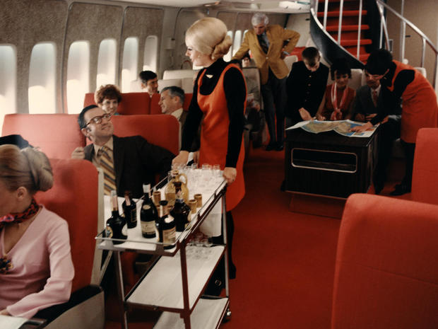 747-gallery-united-1970-747-first-class.jpg 