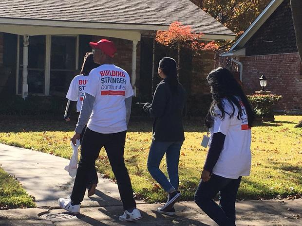 Texas Instruments volunteers on Giving Tuesday 