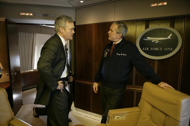 13-george-w-bush-with-pelley-on-af-one.jpg 