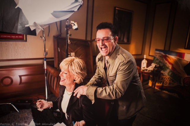 21-bono-with-lesley-shoulder-massage.jpg 