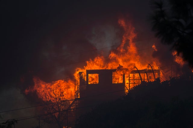 Southern California Wildfires Forces Thousands to Evacuate