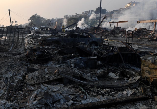 US-WEATHER-FIRES-CALIFORNIA