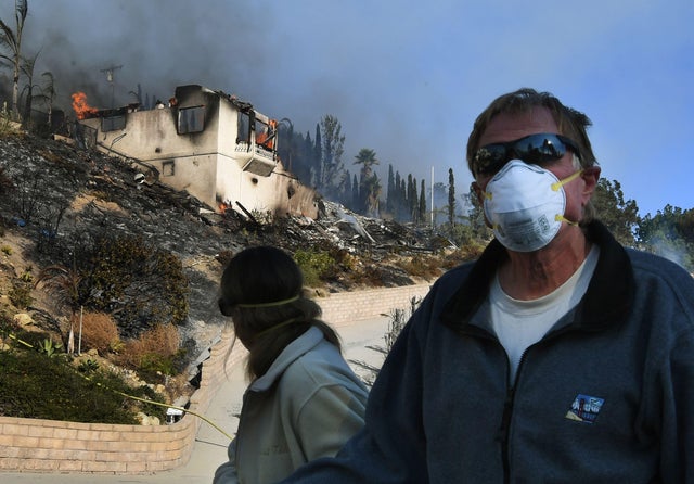 US-WEATHER-FIRES-CALIFORNIA