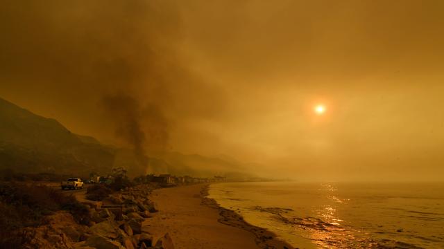 US-WEATHER-FIRES-CALIFORNIA 