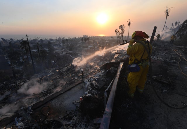 US-WEATHER-FIRES-CALIFORNIA