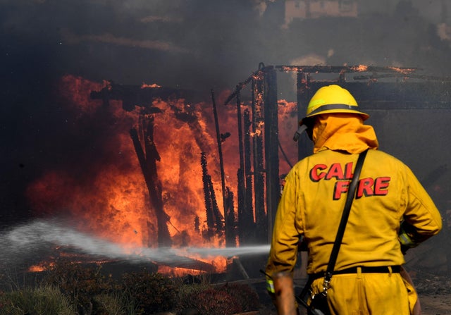 US-WEATHER-FIRES-CALIFORNIA