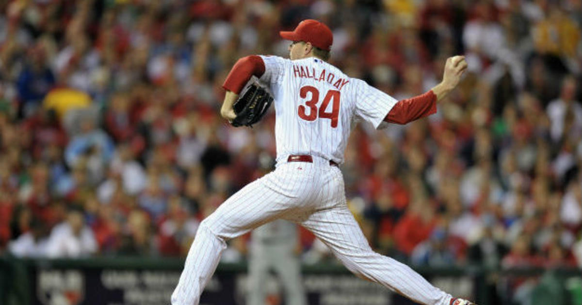 Roy Halladay's No. 34 jersey will be retired by Phillies on