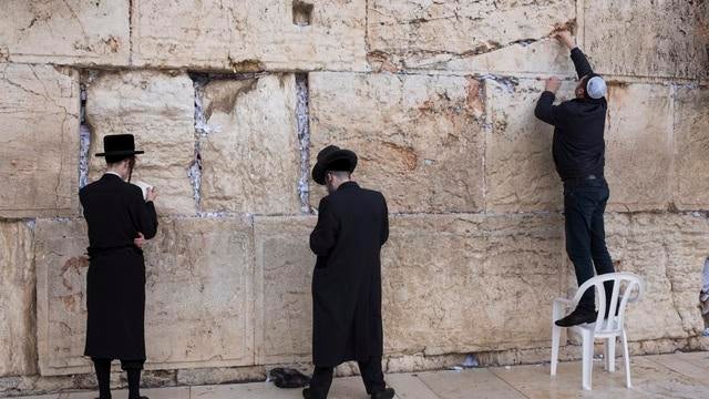 cbsn-fusion-israel-names-train-station-by-western-wall-after-president-trump-thumbnail-1470188-640x360.jpg 